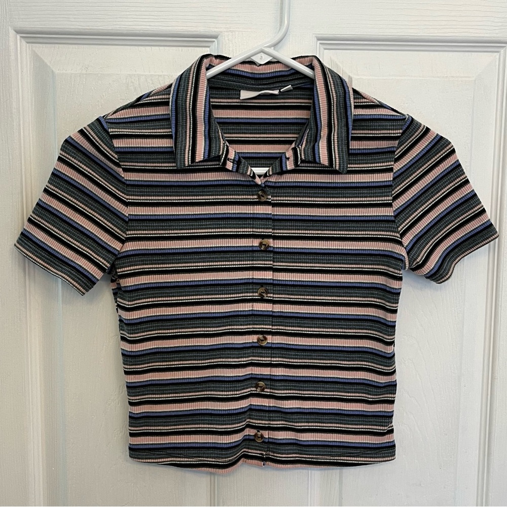 Crop Top, Wowmn’s SO Button up, Size XS EUC